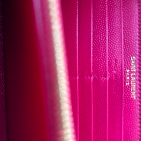 Saint Laurent Matelasse Grain de
Poudre Monogram Zip Around - Picture 13 of 16